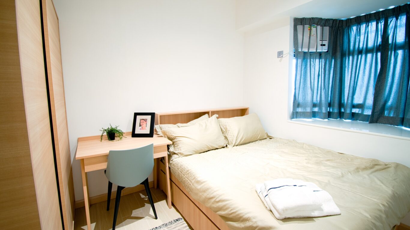 YHill is located on Hill Road, Sai Wan. Less than 5-min walk to HKU and MTR station
